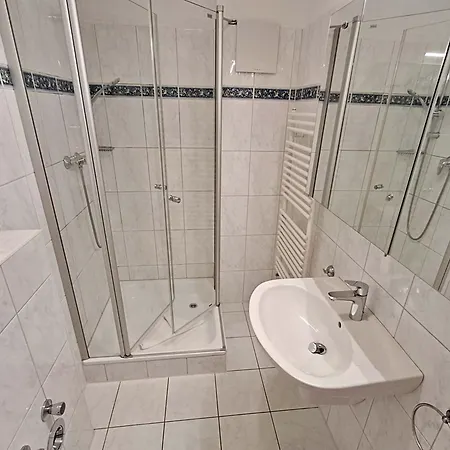 Ahlbeck Haus 2 Apartman *